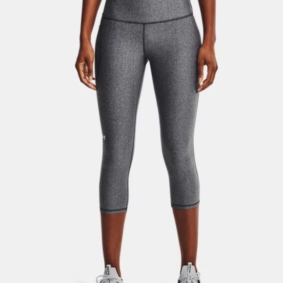 Under Armor Women's HeatGear® No-Slip Waistband Capris - Picture 1 of 4